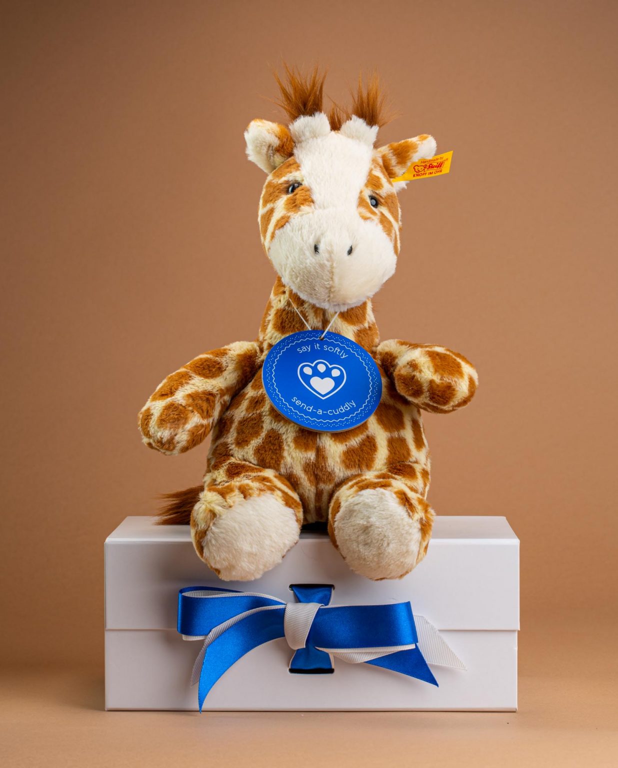 Girta Giraffe by Steiff - Send A Cuddly