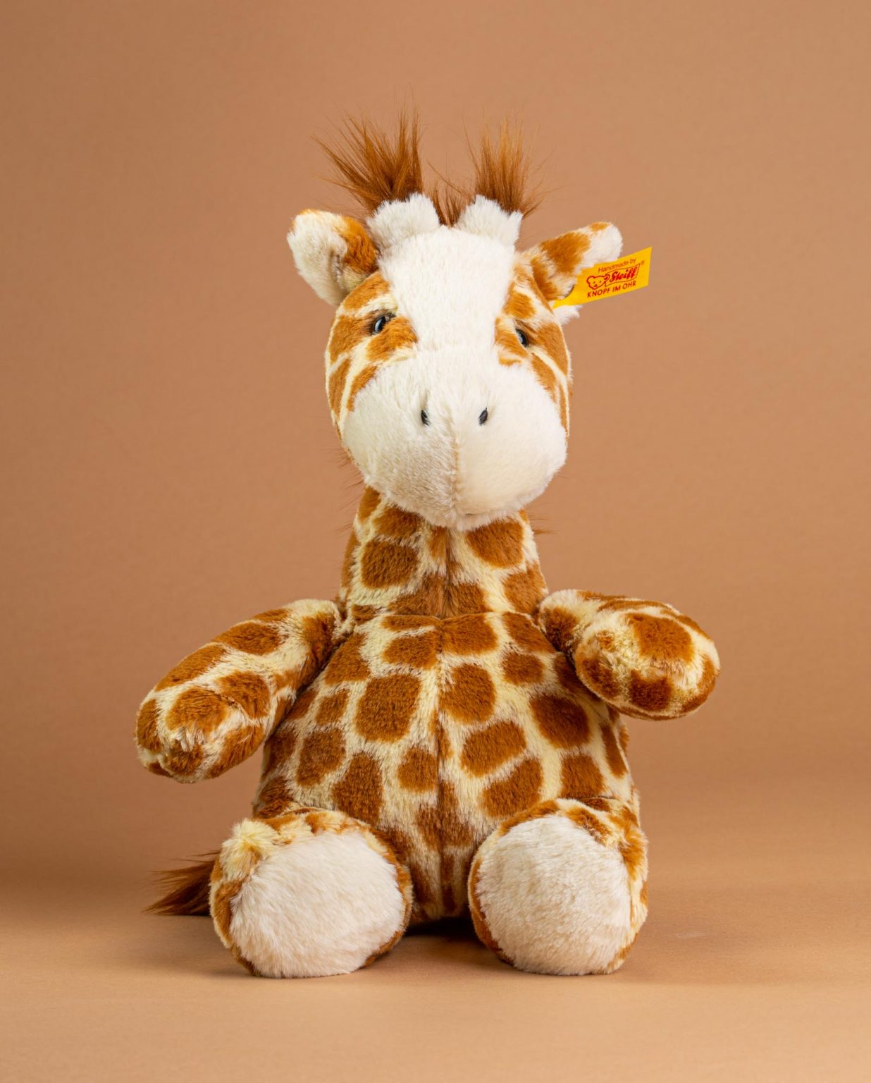 Girta Giraffe by Steiff - Send A Cuddly