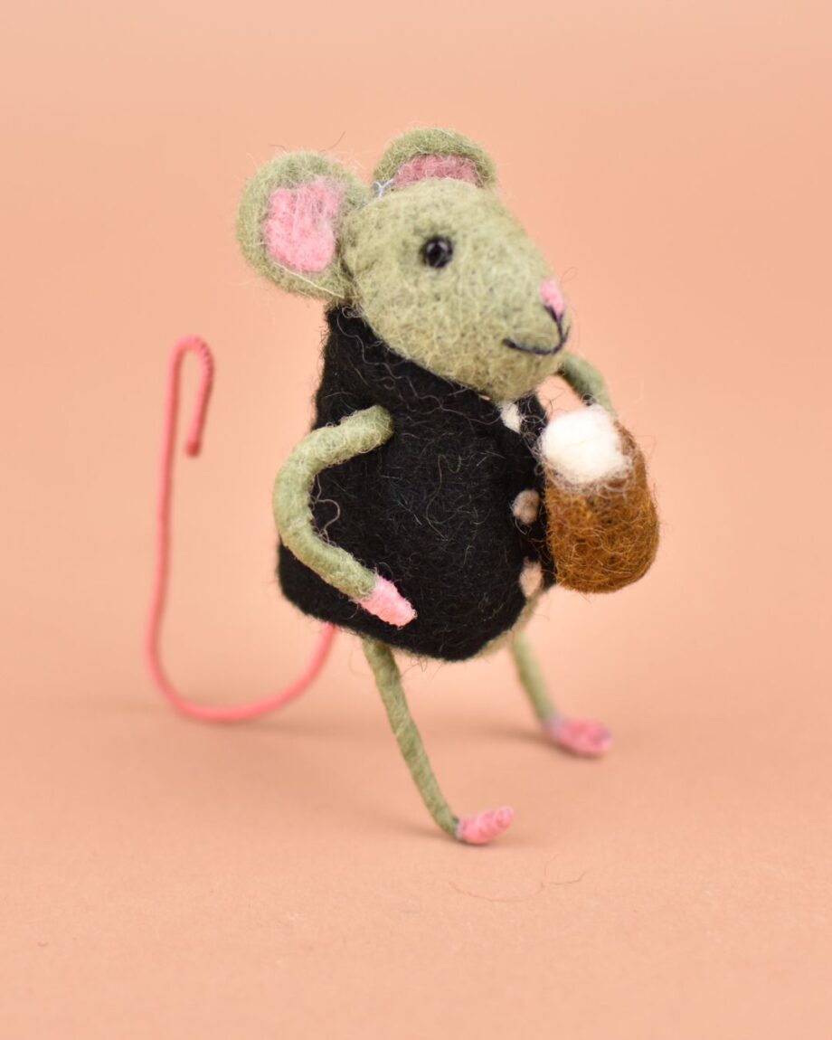 Mouse and pint of beer gift send a cuddly