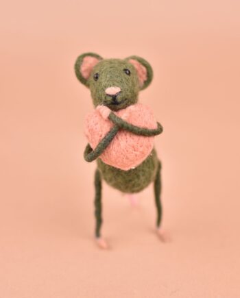 Felt Mouse hugging a heart send a cuddly