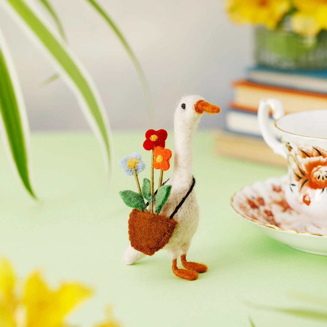 Felt Daphne Duck with Flowers