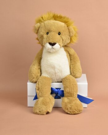 Love to Hug Lion Send a Cuddly